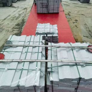 襄阳 芝麻白仿形加直形路沿石出货日常