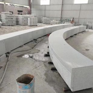 襄阳芝麻白花岗岩石板材 园林光面弧形坐凳