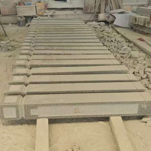 襄阳 芝麻白异形加工雕刻-栏杆大柱，方柱