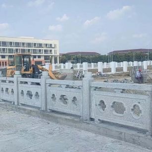 襄阳 白麻花岗岩荔枝面河道栏杆