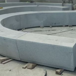 襄阳 芝麻白花岗岩光面弧形坐凳