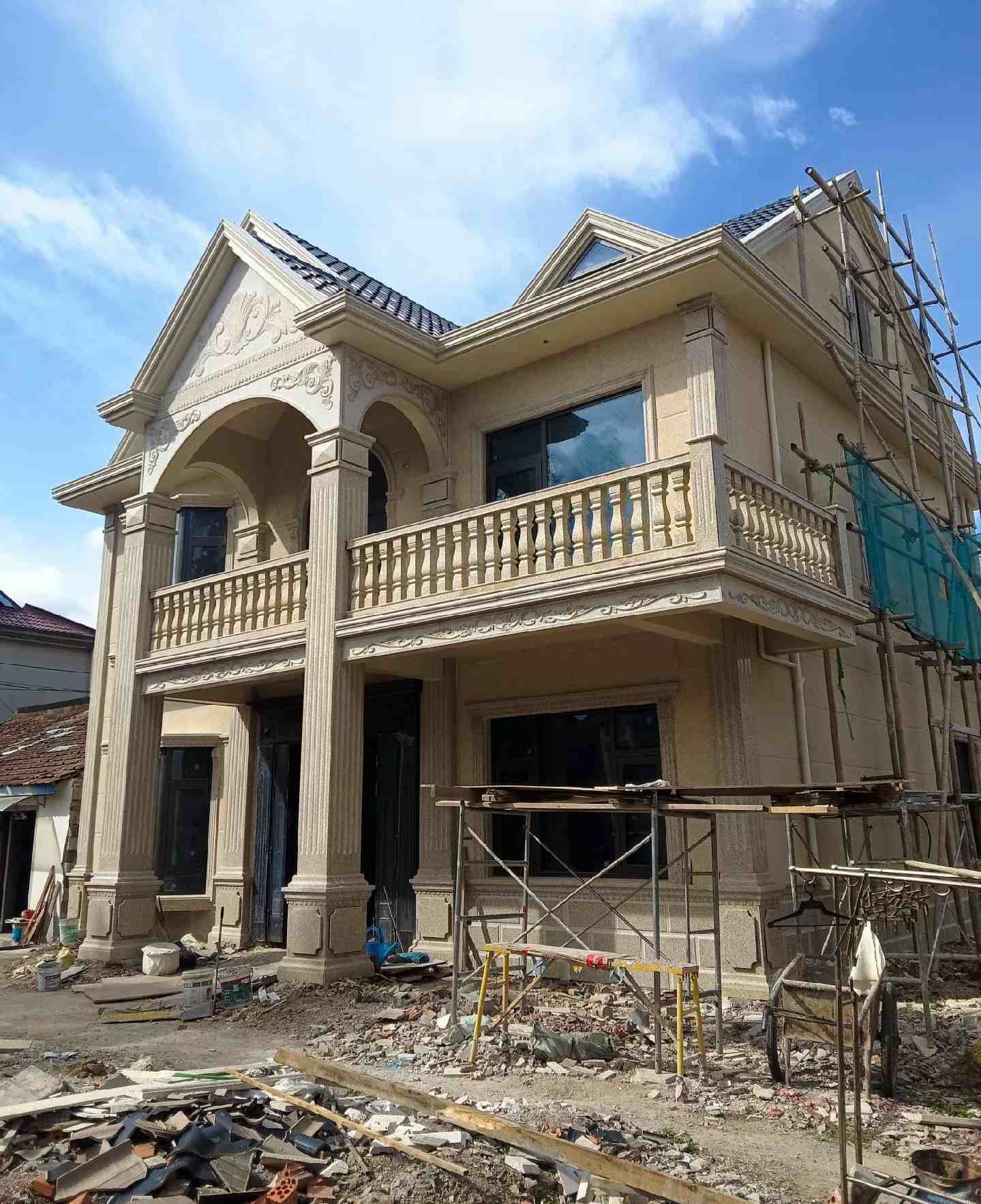 襄阳 黄金麻花岗岩石材私人别墅雕花门楼柱阳台栏杆