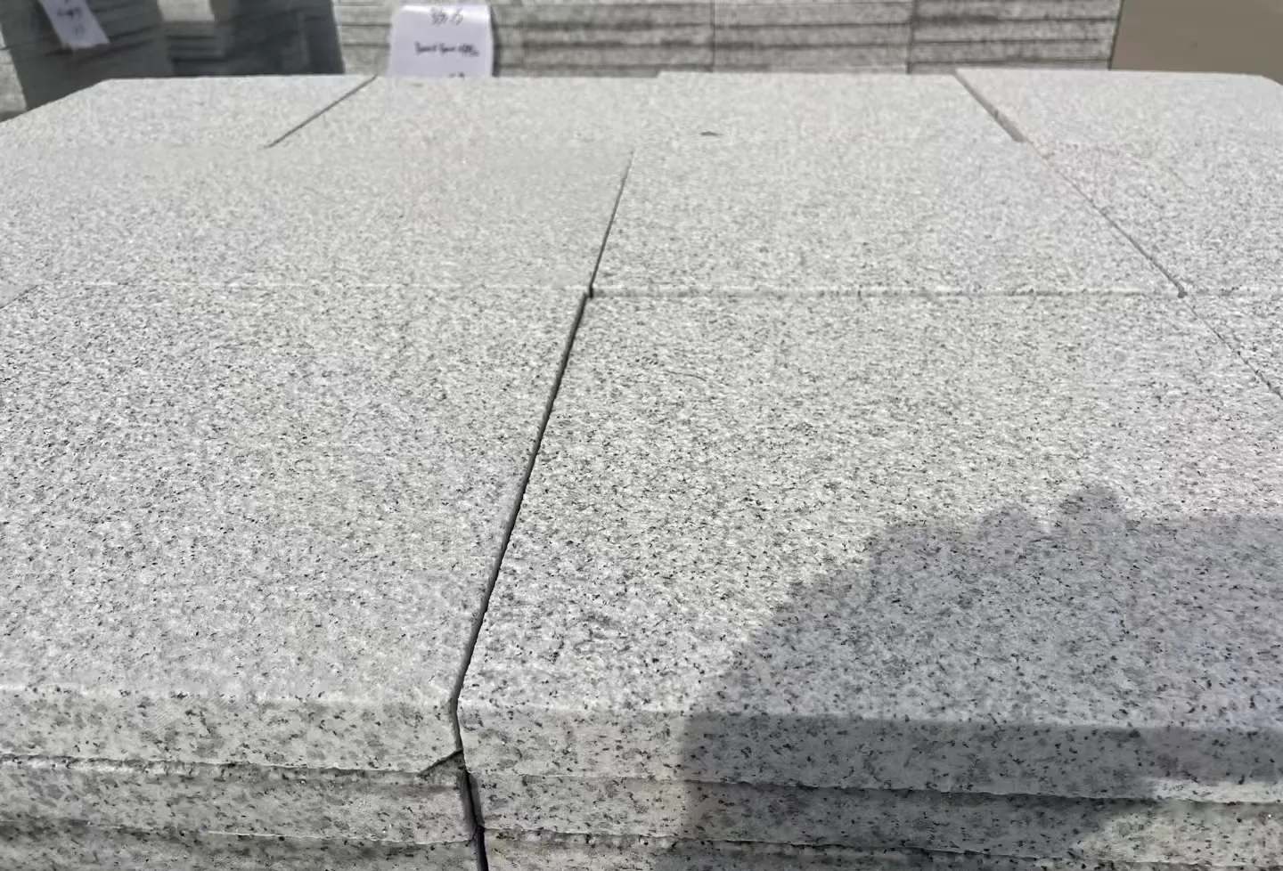 襄阳 白麻花岗岩石材推荐 荔枝面地铺石