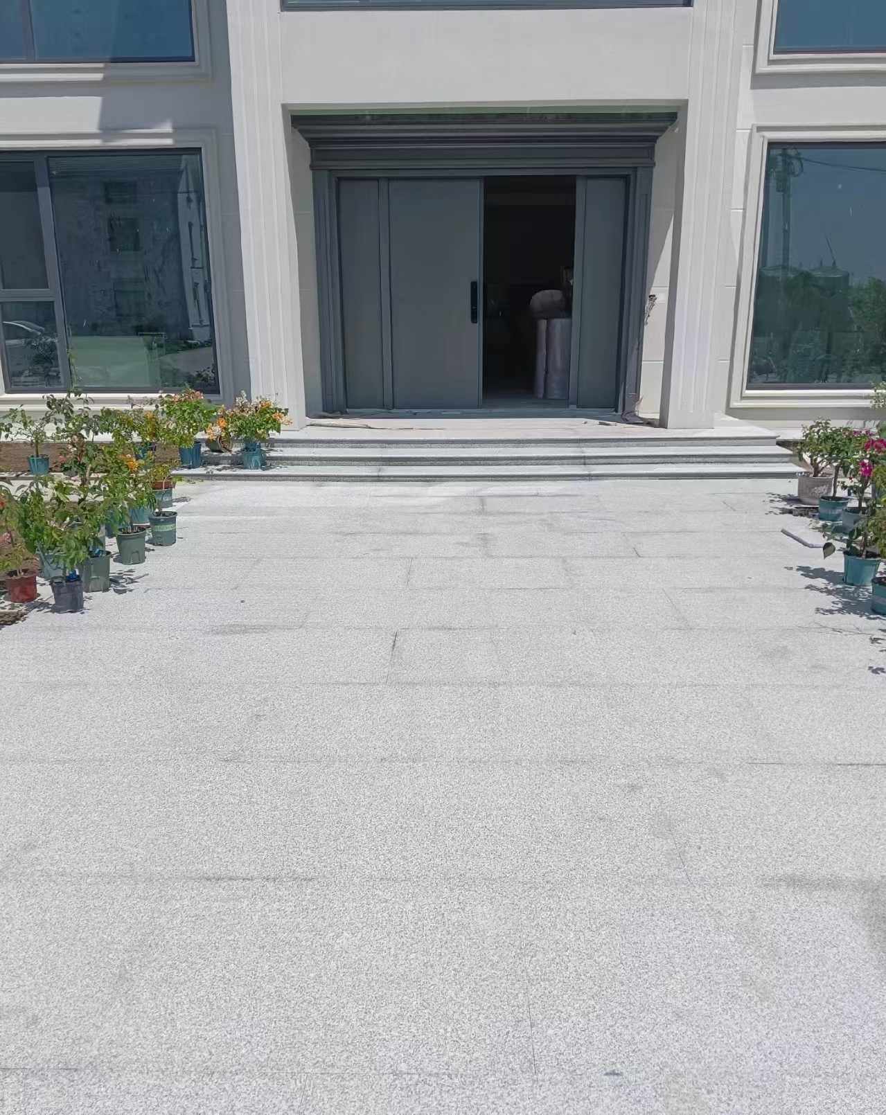 襄阳 芝麻白花岗岩地铺石地面铺装