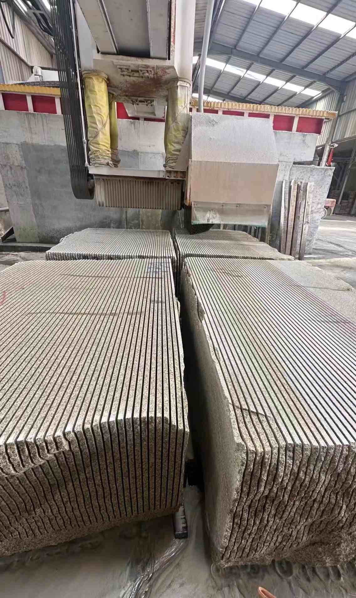 襄阳 车间生产日常，黄金麻白麻花岗岩