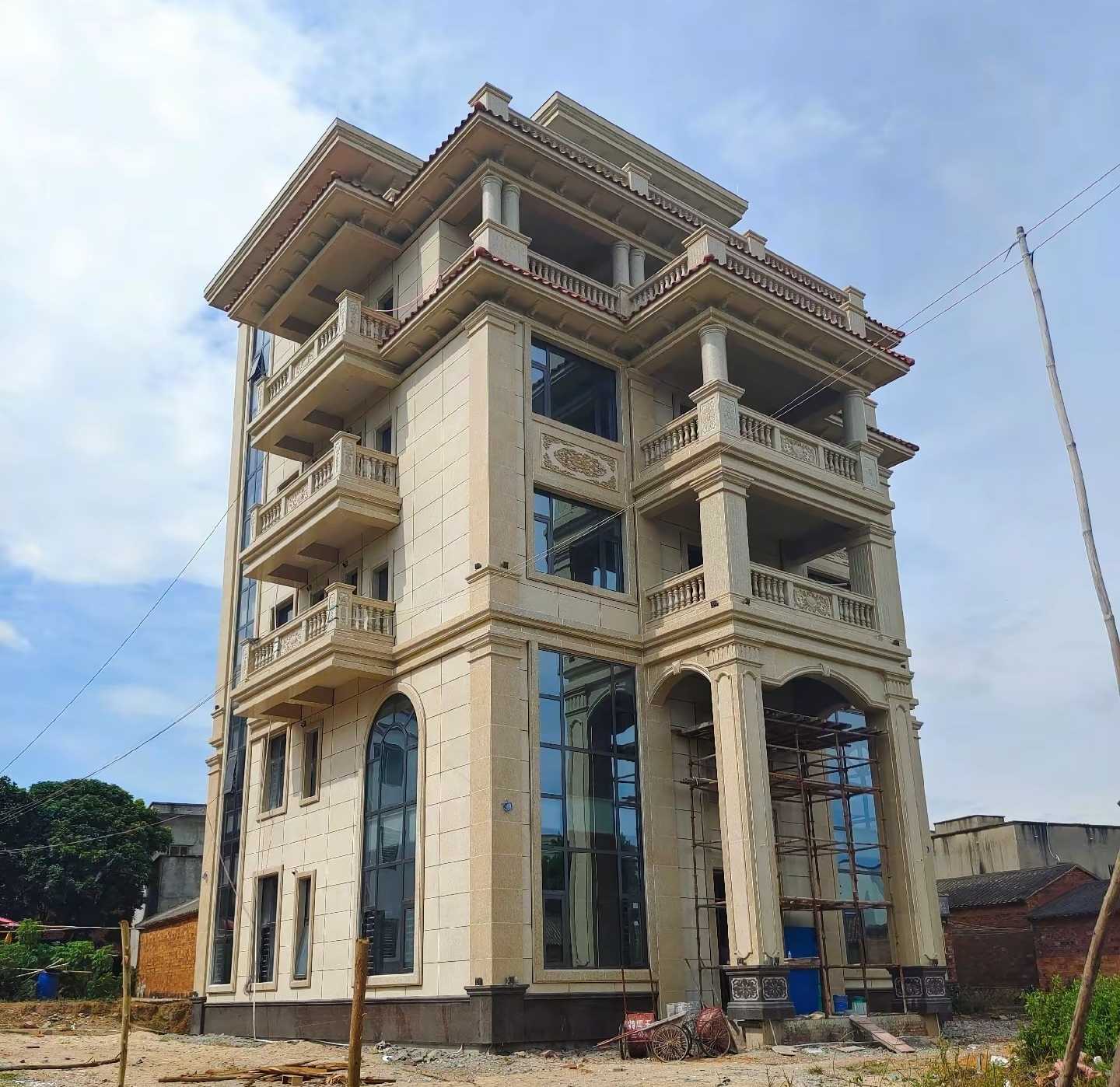 襄阳 黄金麻花岗岩石材别墅外墙干挂搭配（雕花栏杆花瓶柱门楼罗马柱）