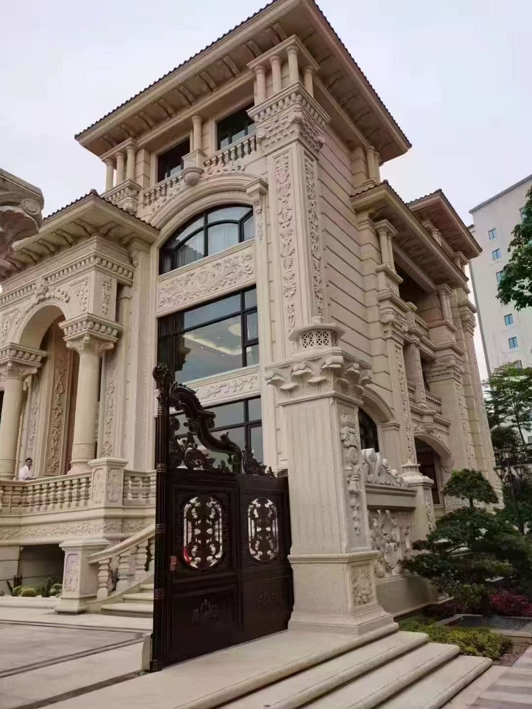 襄阳 黄金麻花岗岩别墅外墙干挂效果展示