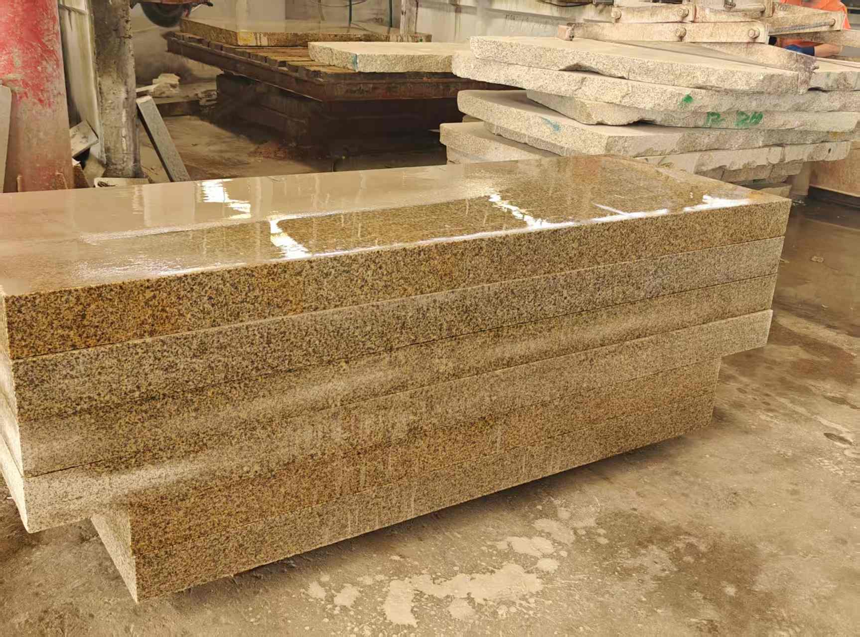 襄阳 黄金麻栏杆料半成品加工中