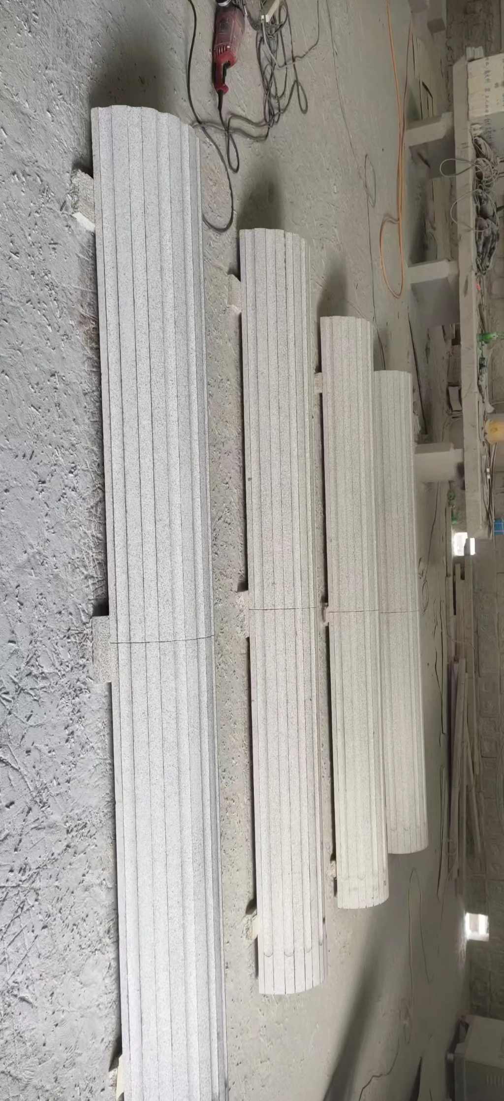 襄阳 花岗岩厂家带你看白麻花岗岩门楼大柱柱皮