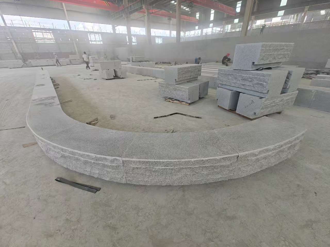 襄阳 芝麻白异形坐凳，自然面光面弧形加工